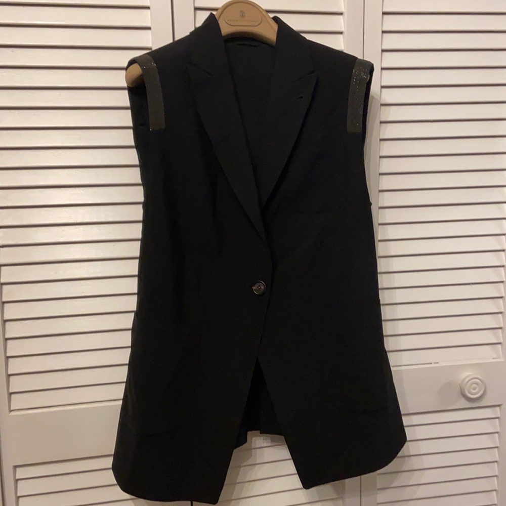 Brunello Cucinelli Sleeveless Black top. Size 42